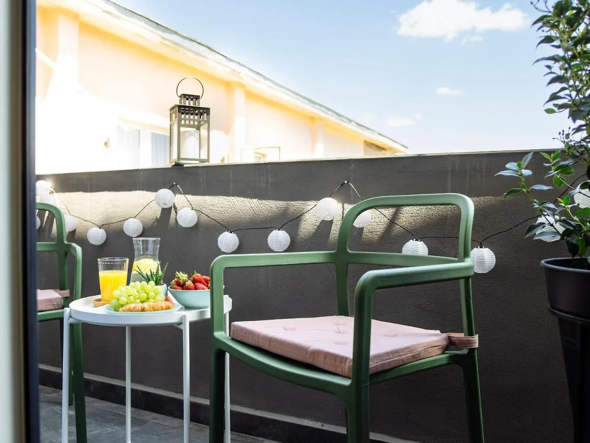 Apartmán Sunny 3Br Midtown Flat - Amazing View Balcony Bukurešť 0*,