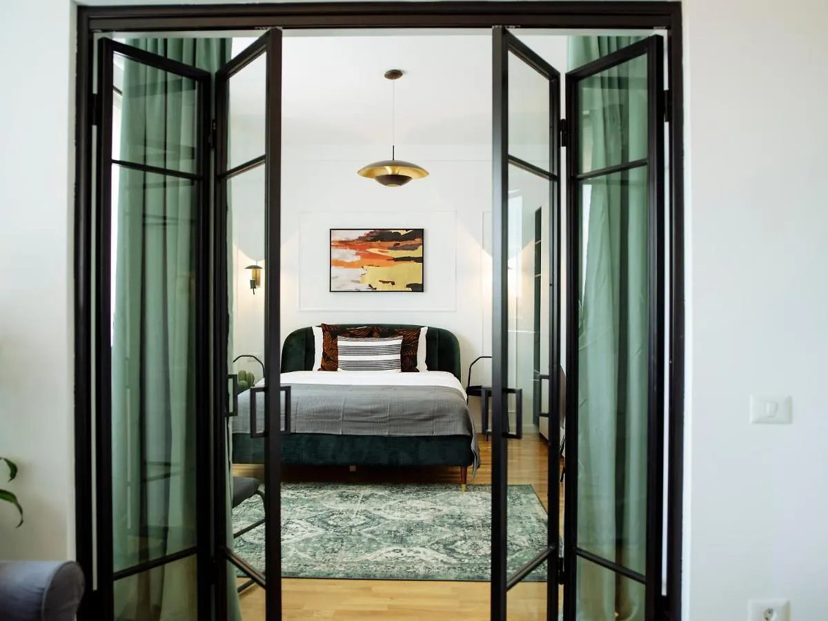 Ferienwohnung Sunny 3Br Midtown Flat - Amazing View Balcony Bukarest