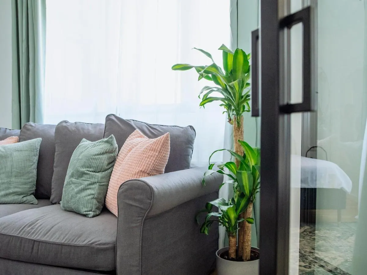Ferienwohnung Sunny 3Br Midtown Flat - Amazing View Balcony Bukarest