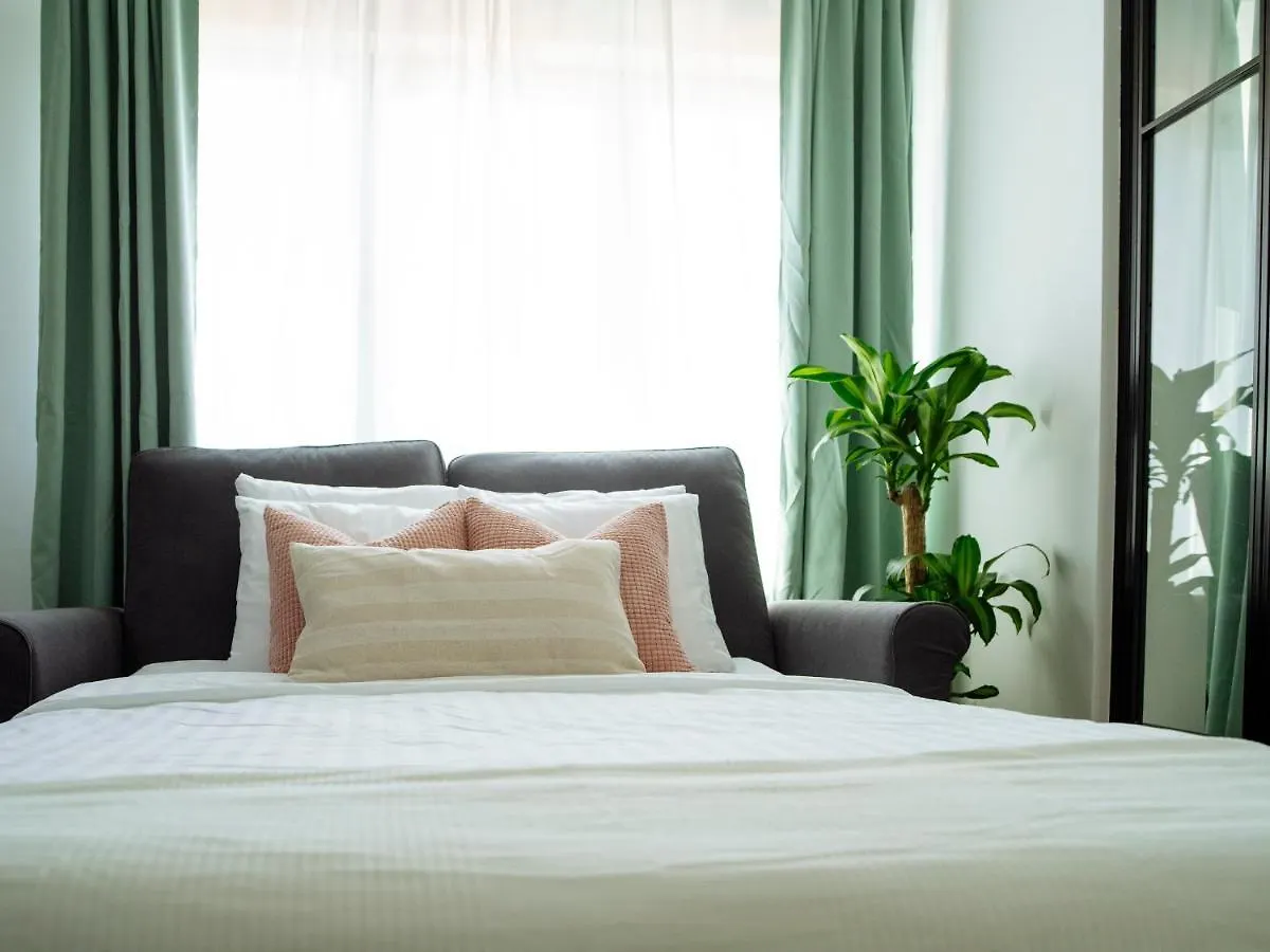 Ferienwohnung Sunny 3Br Midtown Flat - Amazing View Balcony Bukarest