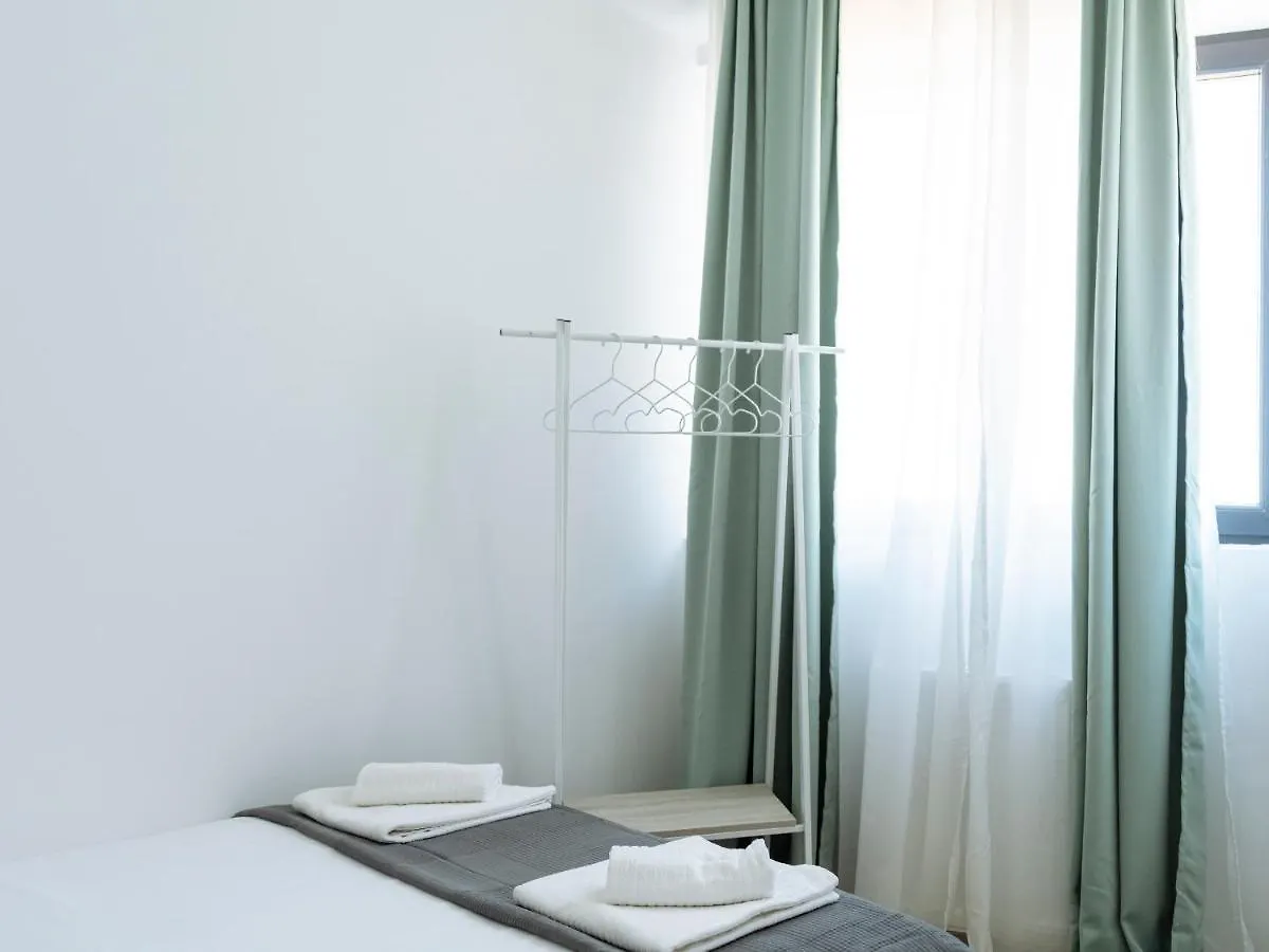 Ferienwohnung Sunny 3Br Midtown Flat - Amazing View Balcony Bukarest